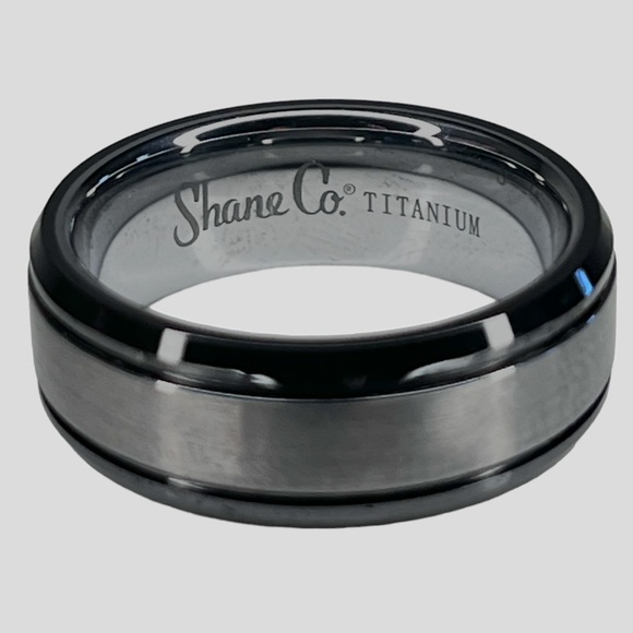 Shane Co. Men’s Titanium Ring (8mm) size 9 Comfort Fit - Picture 4 of 7